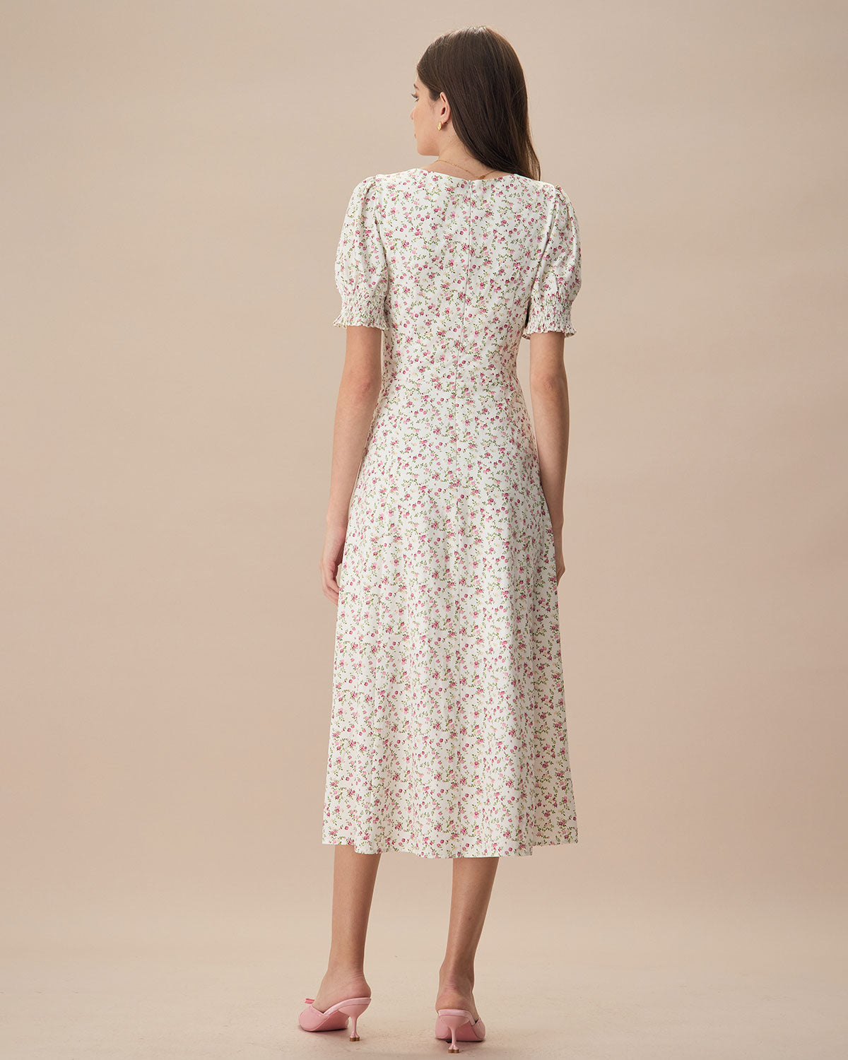 Μπεζ Φόρεμα Μίντι Με Φλοράλ Σχέδια Και Ντεκολτέ Σε Σχήμα Καρδιάς