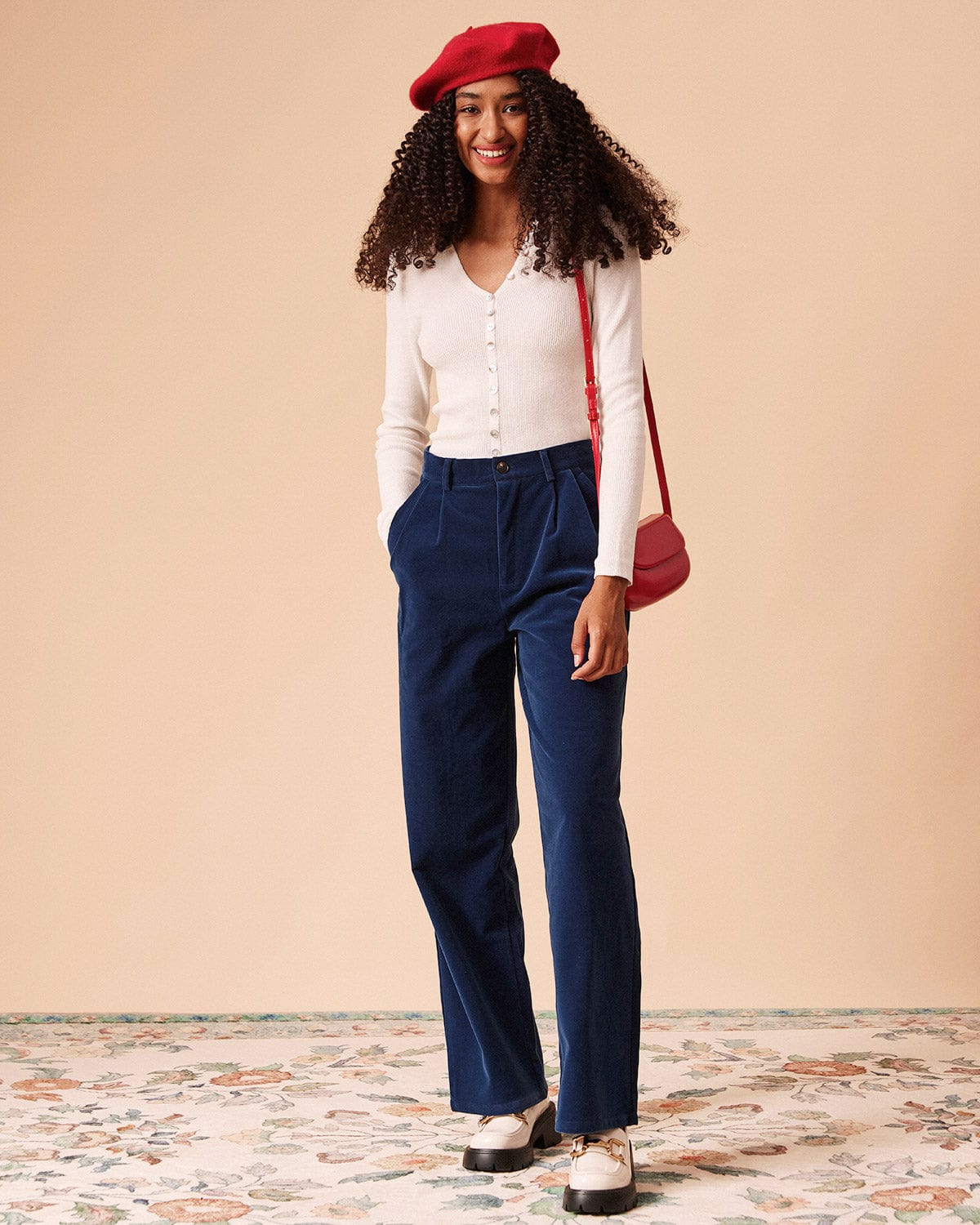 Λευκό Μονόχρωμο Πλεκτό Τοπ Με V Λαιμόκοψη Και Ριμπ Ύφανση