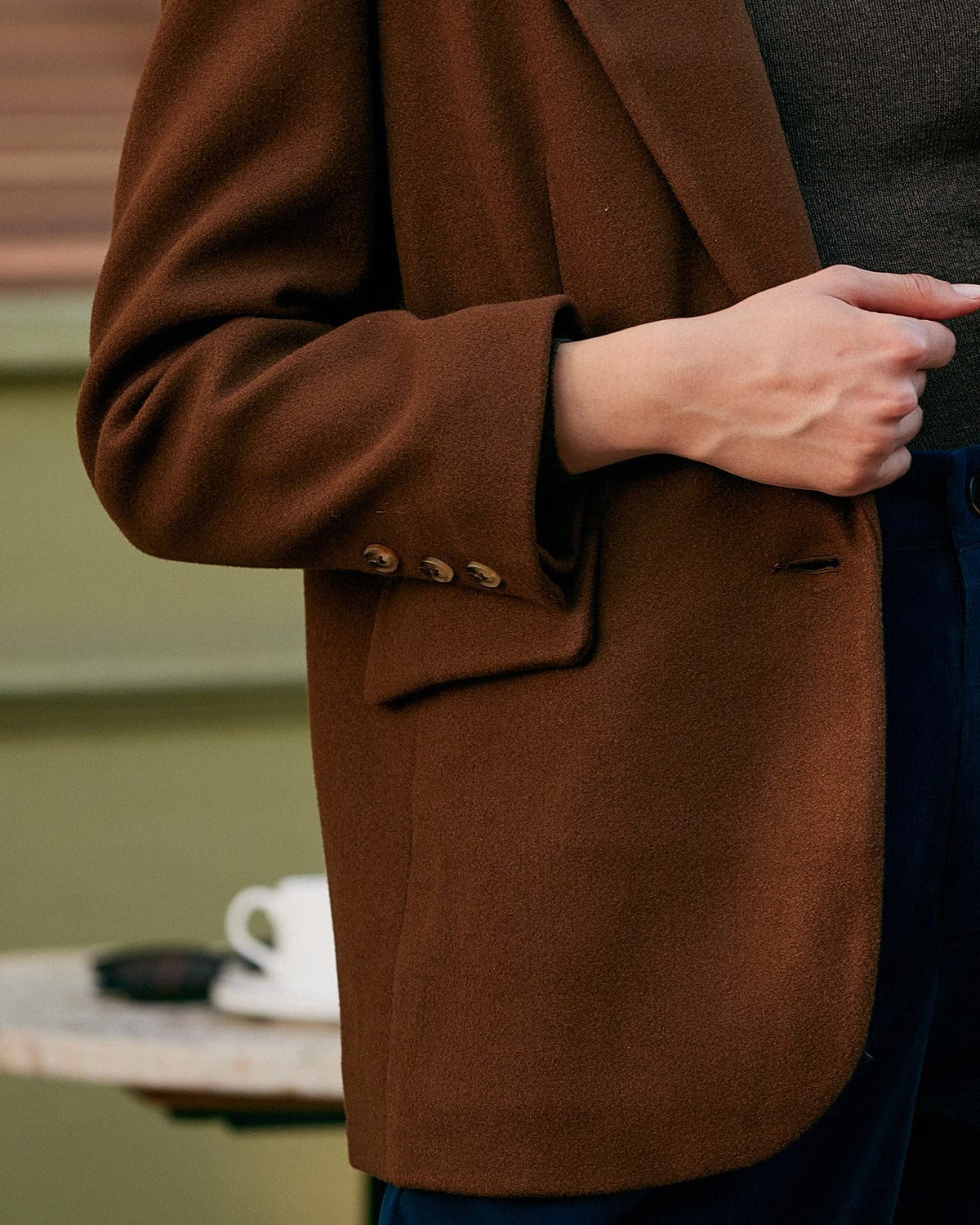 Μονόχρωμο Σακάκι Με Γιακά Και Ένα Κουμπί