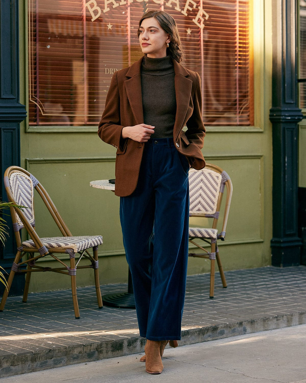 Μονόχρωμο Σακάκι Με Γιακά Και Ένα Κουμπί