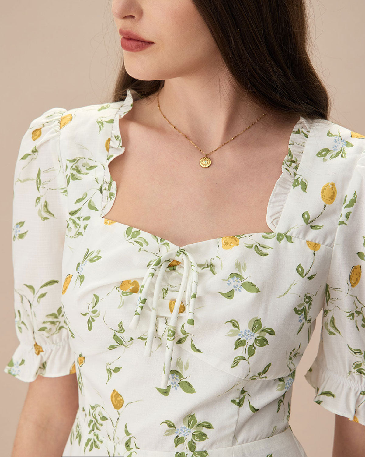 Λευκό Φόρεμα Midi Με Τετράγωνη Λαιμόκοψη Και Βολάν Και Φλοράλ Σχέδια