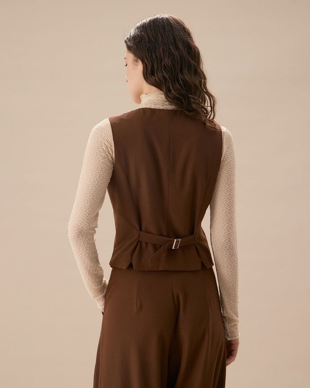 Καφέ Αμάνικο Γιλέκο Με Κουμπιά Και Λαιμόκοψη V