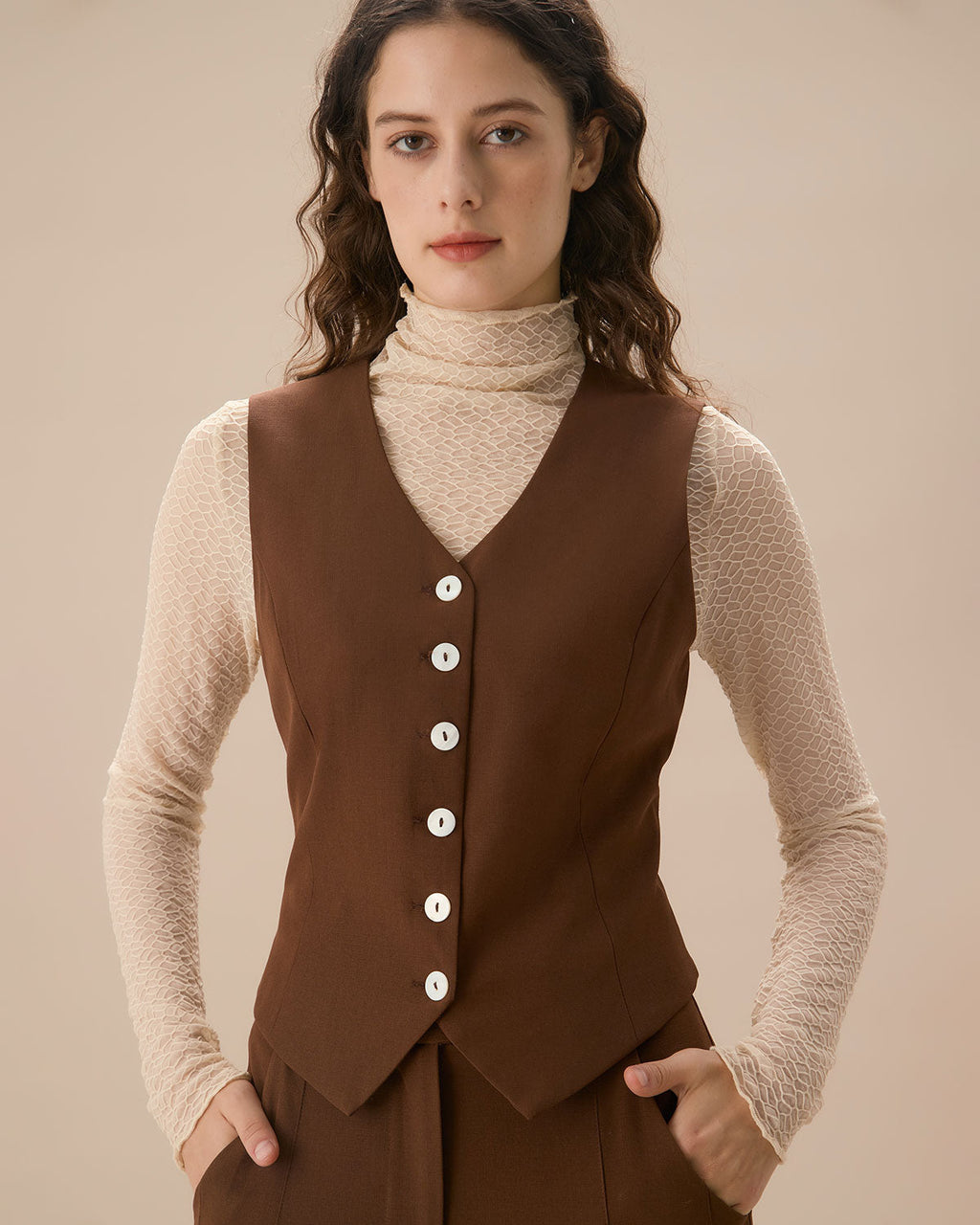 Καφέ Αμάνικο Γιλέκο Με Κουμπιά Και Λαιμόκοψη V