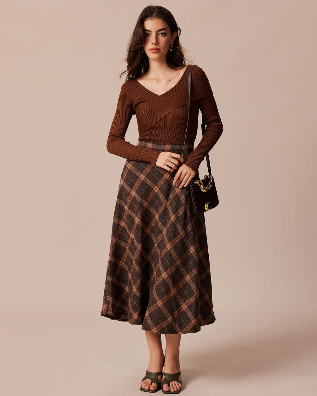 Καφέ Πλεκτό Τοπ Με Λαιμόκοψη V Και Σταυρωτό Τελείωμα