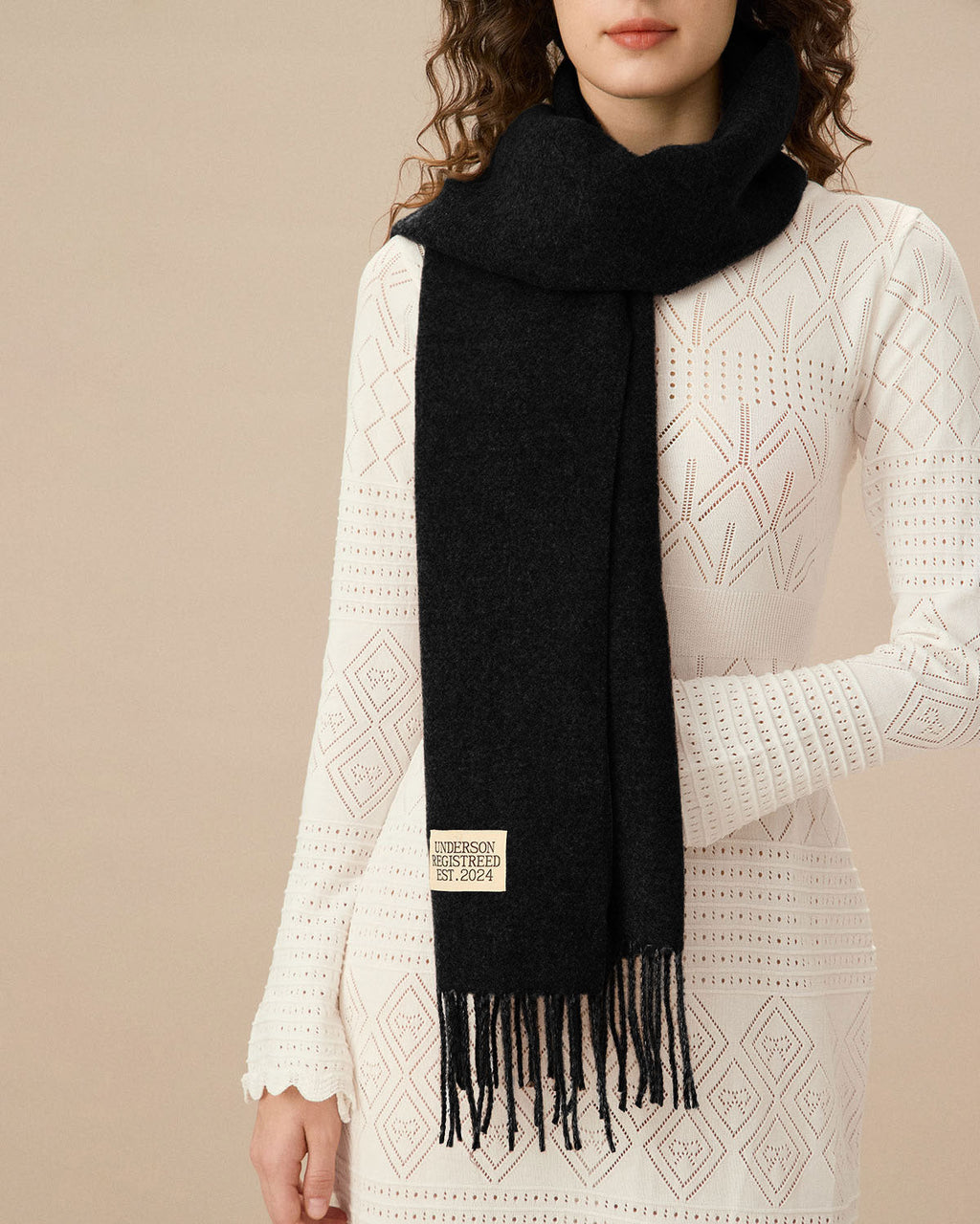 Μαύρο Κλασικό Σάλι Με Φούντες