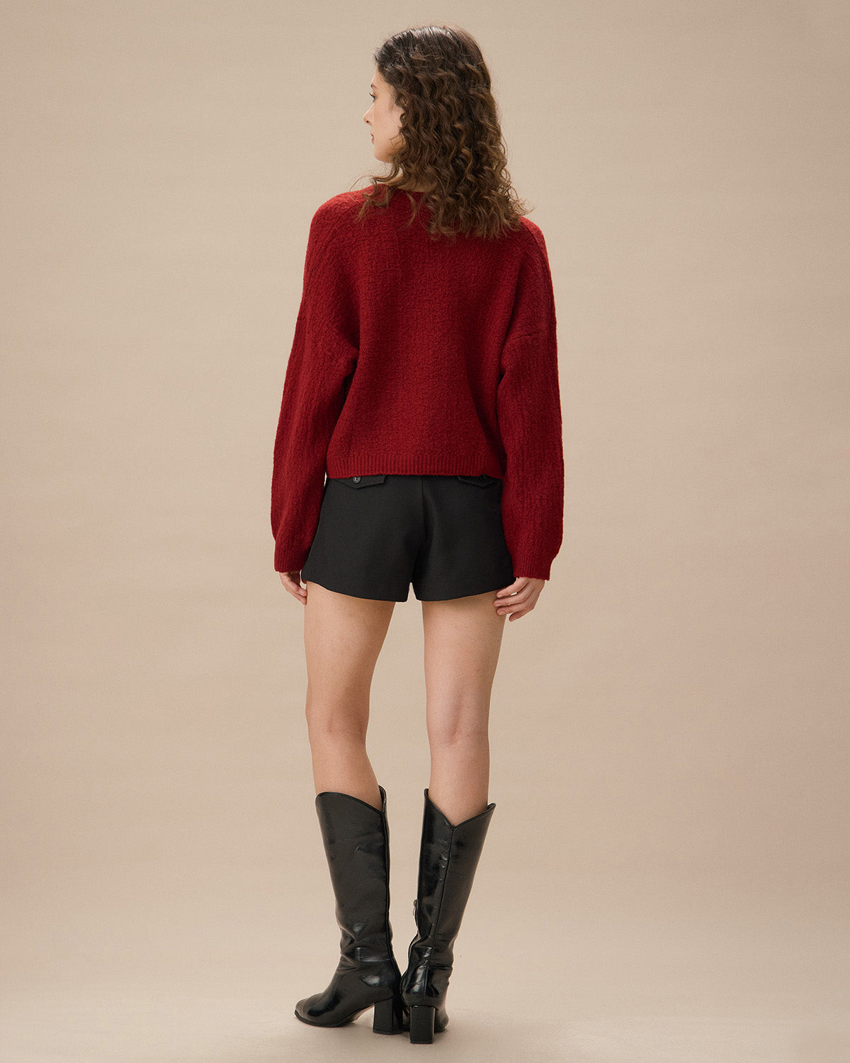 Κόκκινη Ζακέτα Με Κουμπιά Και Λαιμόκοψη V, Έξω Από Τους Ώμους