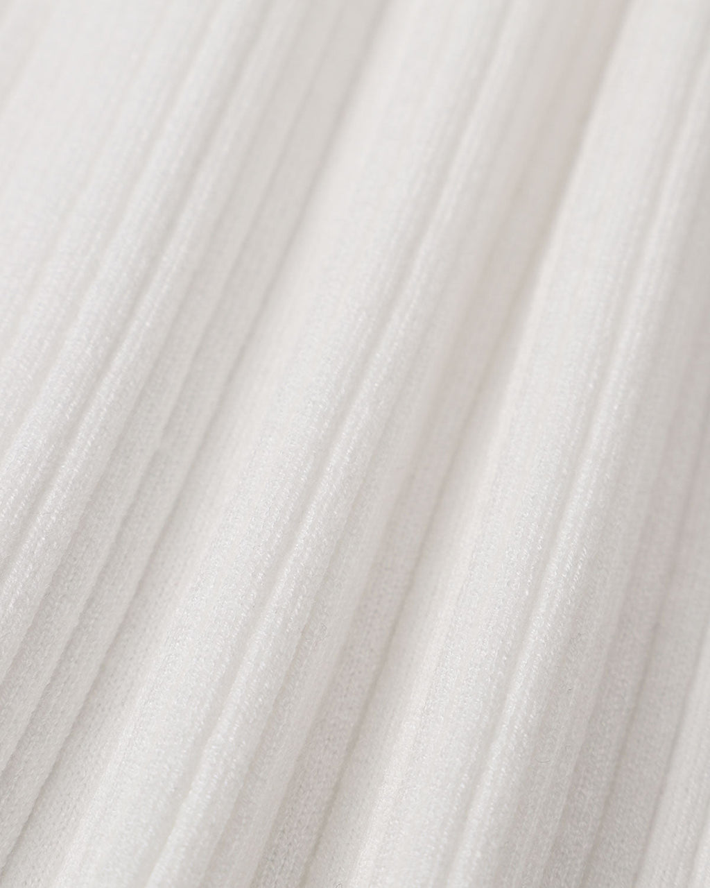 Λευκό Πλεκτό Τοπ Με Λεπτομέρειες Σε Αντίθεση