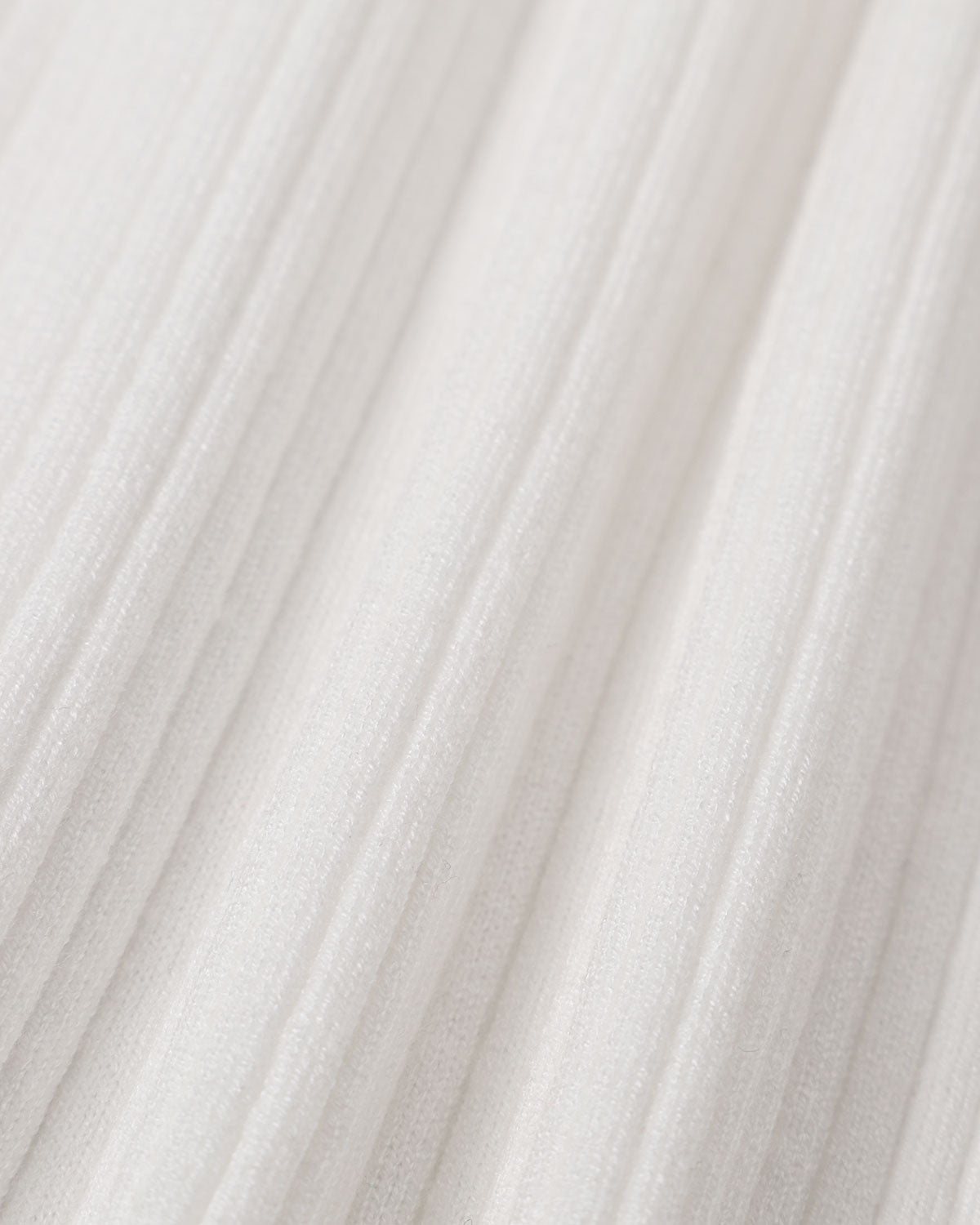 Λευκό Πλεκτό Τοπ Με Λεπτομέρειες Σε Αντίθεση