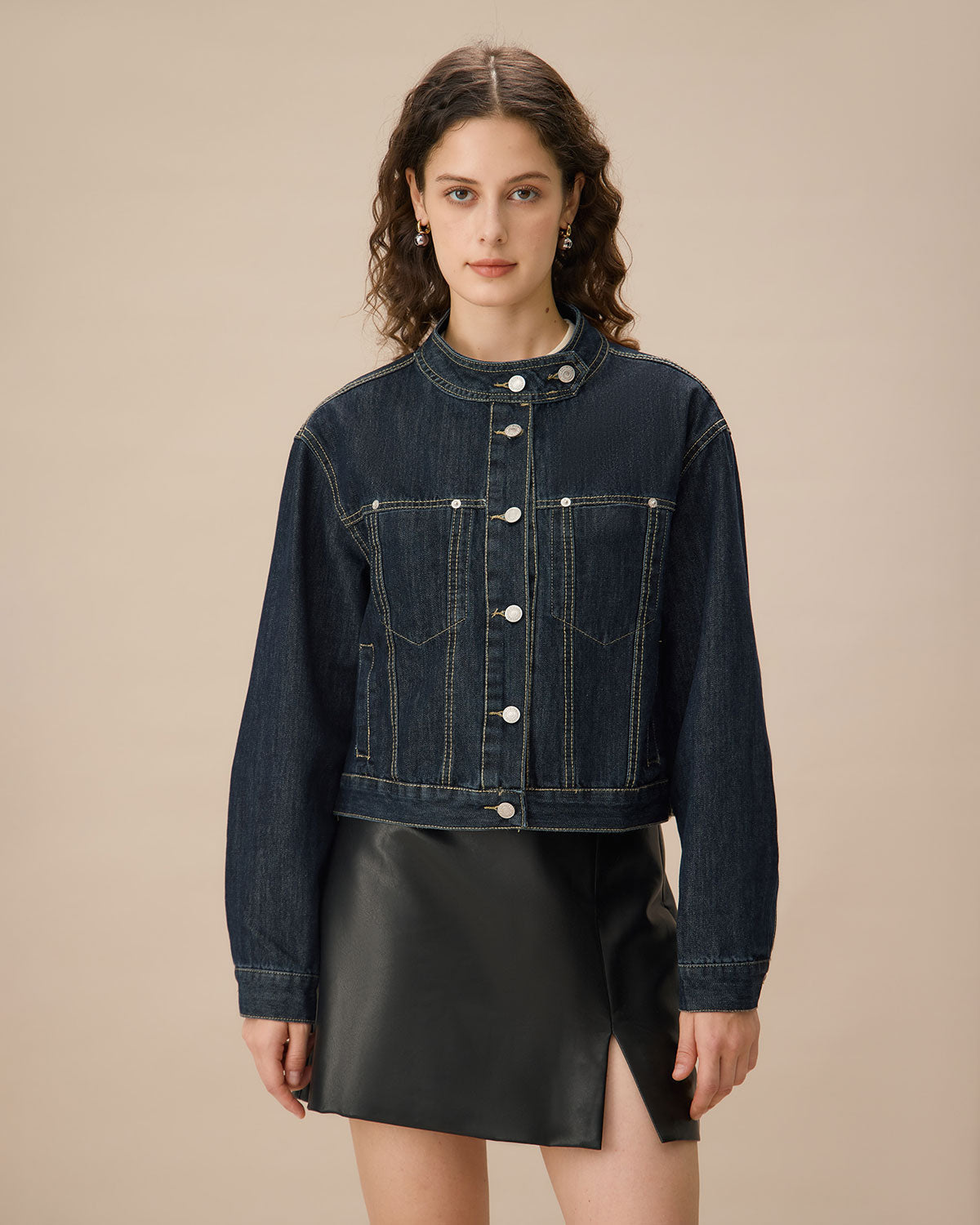 Μπλε Τζιν Μπουφάν Με Ένα Κουμπί Και Τσέπες