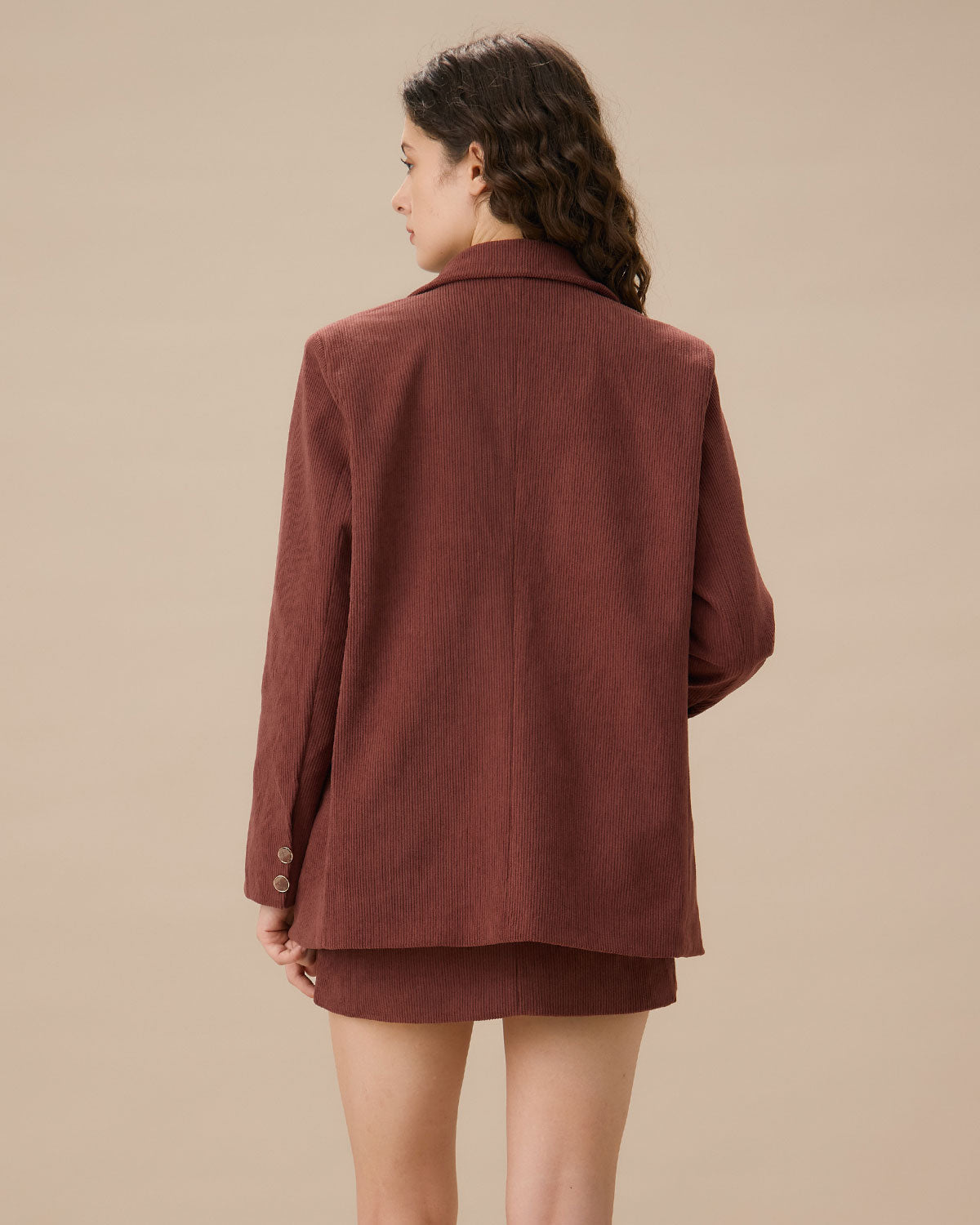 Σακάκι Με Ένα Κουμπί Από Κόκκινο Βελούδο