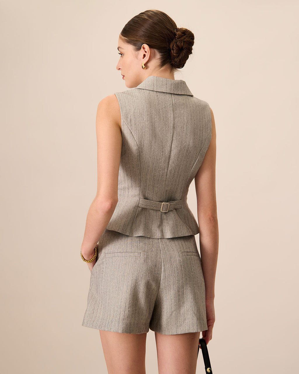 Γκρι Γιλέκο Με Ένα Κουμπί Και Γιακά