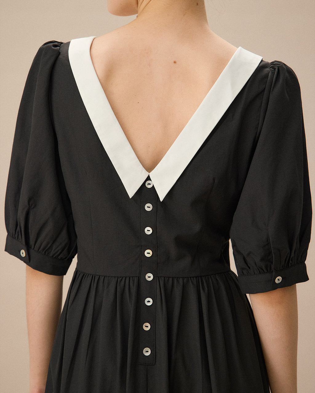 Μαύρο Φόρεμα Μάξι Με Μανίκια Και Αντίθεση