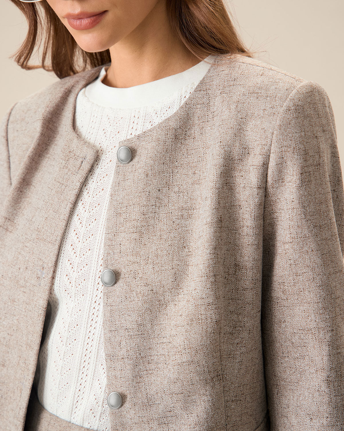 Μπεζ Μπουφάν Με Μονό Γιακά Και Μονό Κουμπί