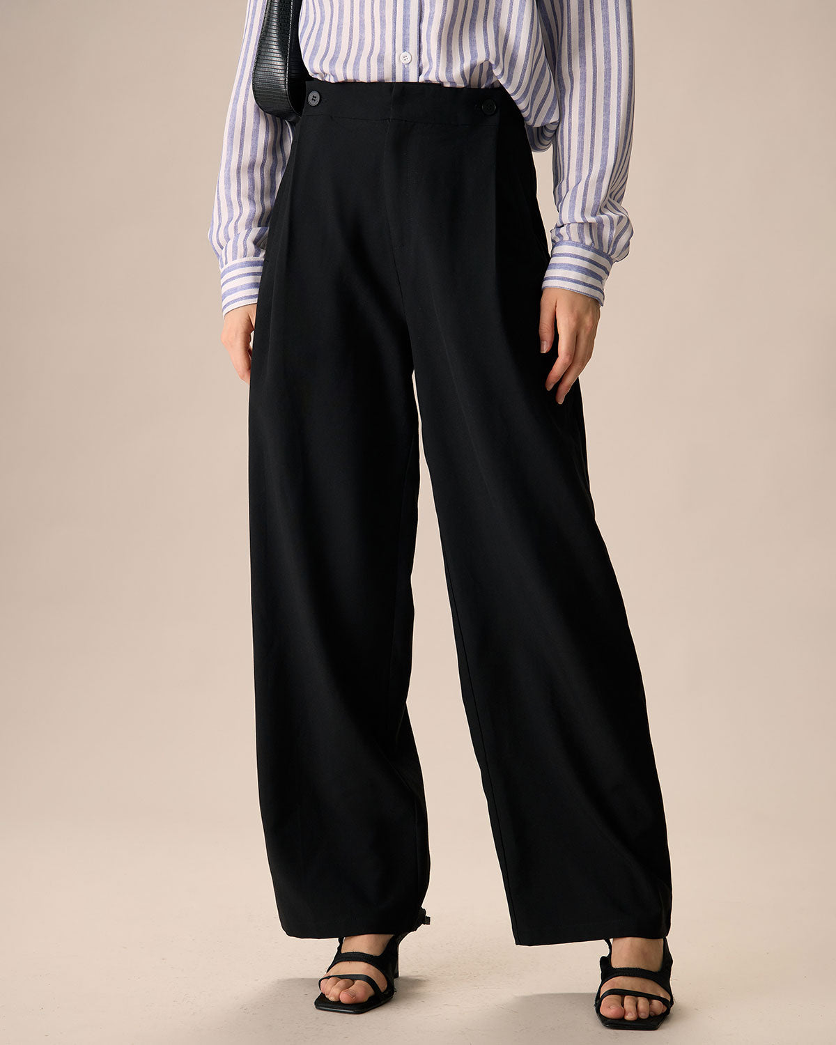 Μαύρο Παντελόνι Με Λάστιχο Στη Μέση Και Τσέπες Σε Ίσια Γραμμή