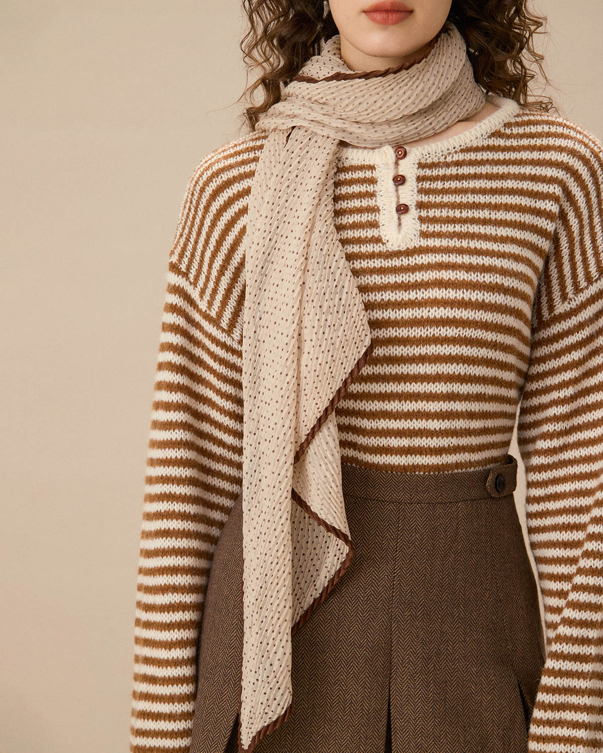 Μπεζ Πουά Κασκόλ