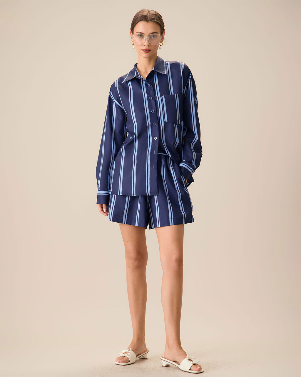 Σορτς Με Λάστιχο Στη Μέση Και Ρίγες Σε Μπλε Σκούρο Χρώμα