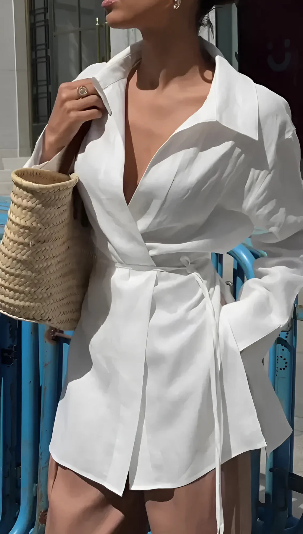 Μπλούζα Με Γιακά Και Δέσιμο Στο Γιακά Με Πλαϊνά Σκισίματα