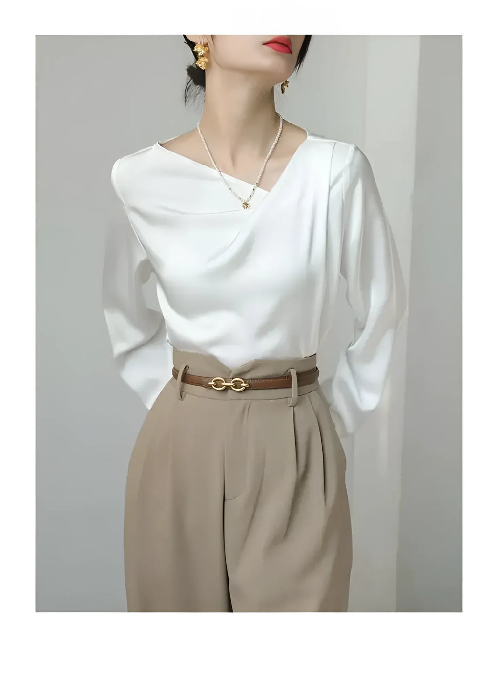 Μπλούζα Με Μακριά Μανίκια Και Λεπτομέρεια Στο Γιακά