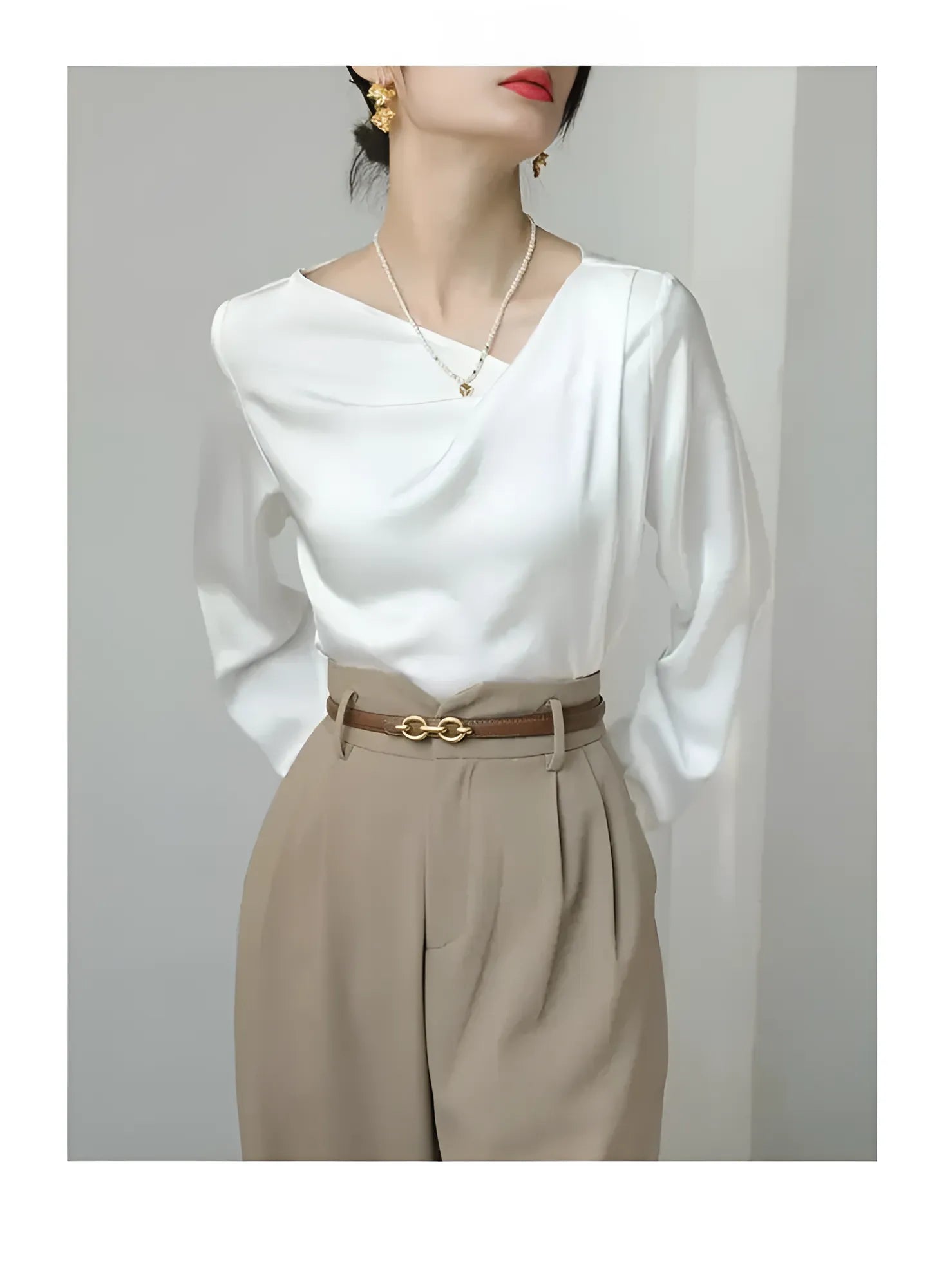 Μπλούζα Με Μακριά Μανίκια Και Λεπτομέρεια Στο Γιακά