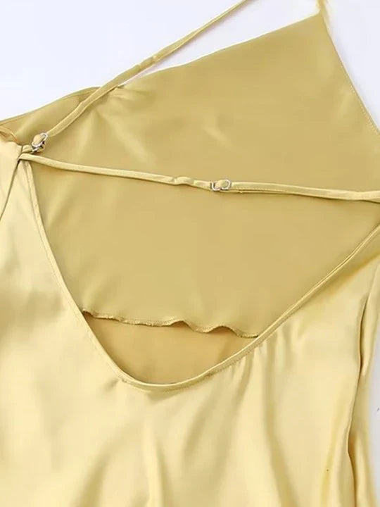 Φόρεμα Μακρύ Σατέν Με Έναν Ώμο Και Λεπτομέρεια Στην Πλάτη, Ταΐπε